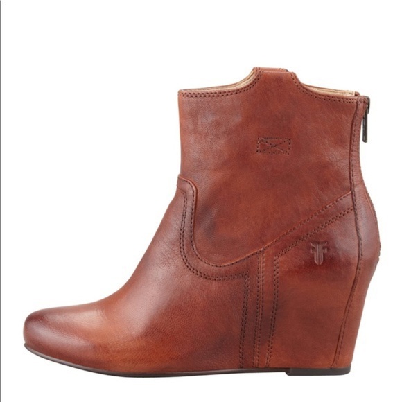 Frye Carson Wedge Cognac Brown Leather Ankle Booties Women’s Size 6 Zip Up Heel - Picture 4 of 13